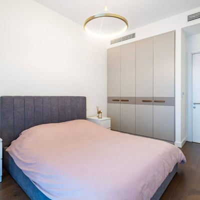 Alquiler de un piso luminoso de 3 habitaciones, 84 m², en el complejo residencial BW Terraces, Belgrado, Serbia